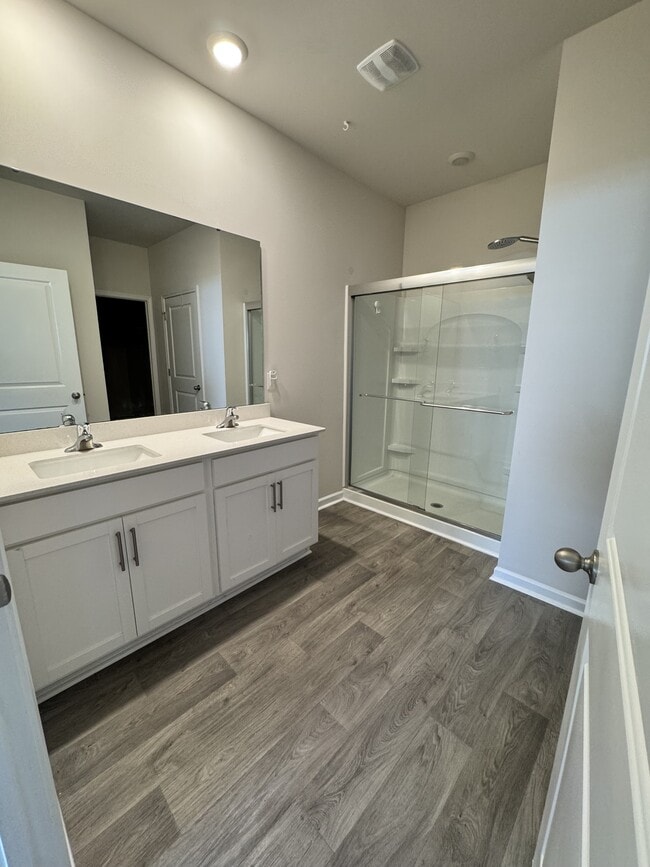 Building Photo - 4518 Sandstone Dr