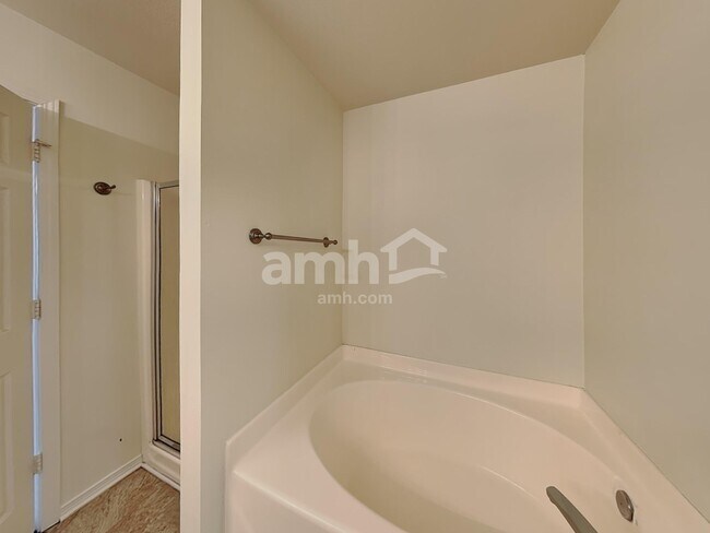 Building Photo - 3622 Charterhall Ln