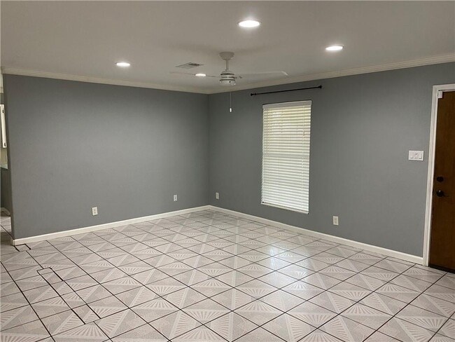 Building Photo - 3209 Carol Ann Dr