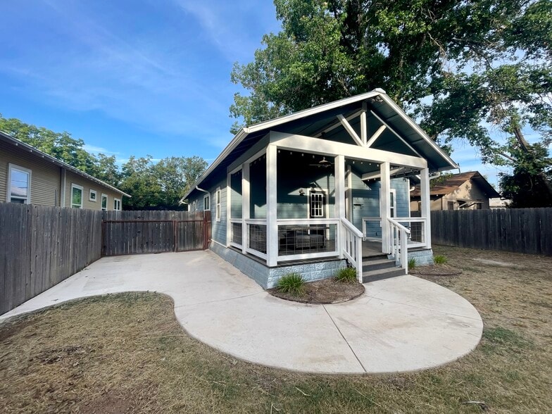 Rear of house - 417 S Washington Ave