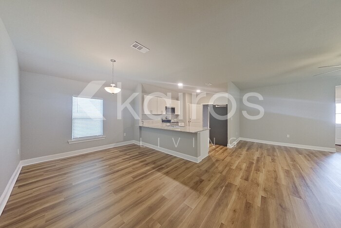 Building Photo - 22877 Balsam Dr