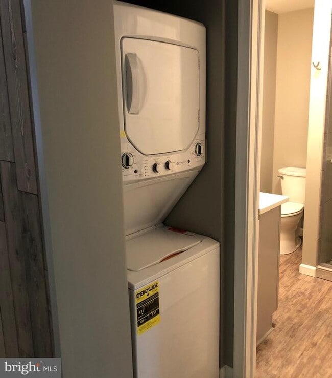 Building Photo - 723 McCormick Rd