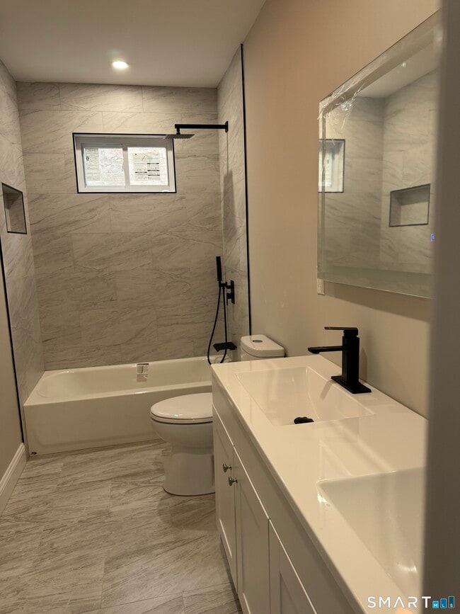 Building Photo - 281 Harriet St