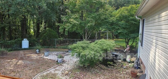 Building Photo - 557 N Parker Church Rd
