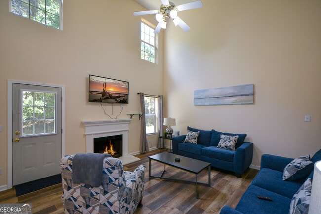 Building Photo - 4511 Ravenwood Pl