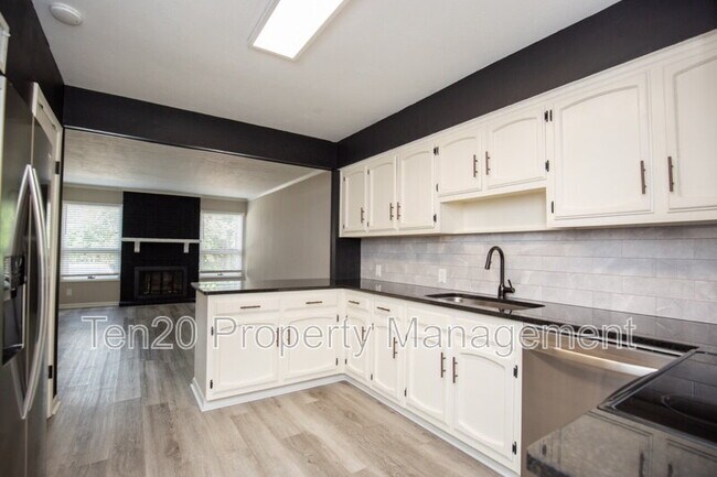 Building Photo - 2525 Norris Rd