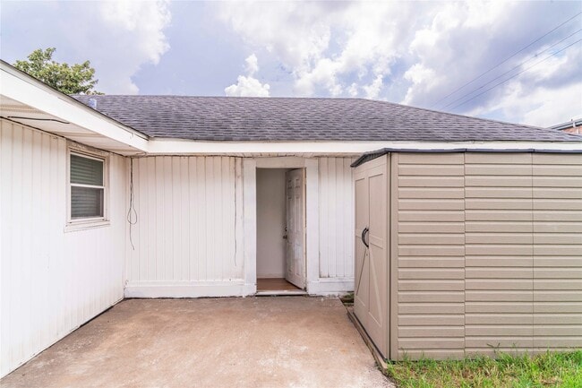 Building Photo - 8819 Hazen St