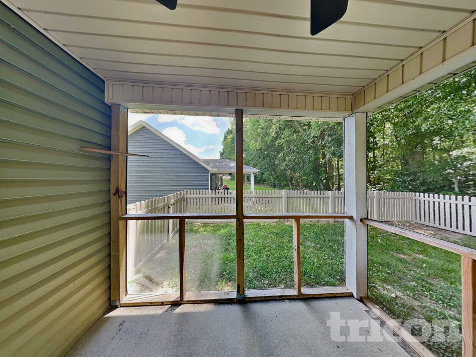 Building Photo - 223 Fieldstone Ln