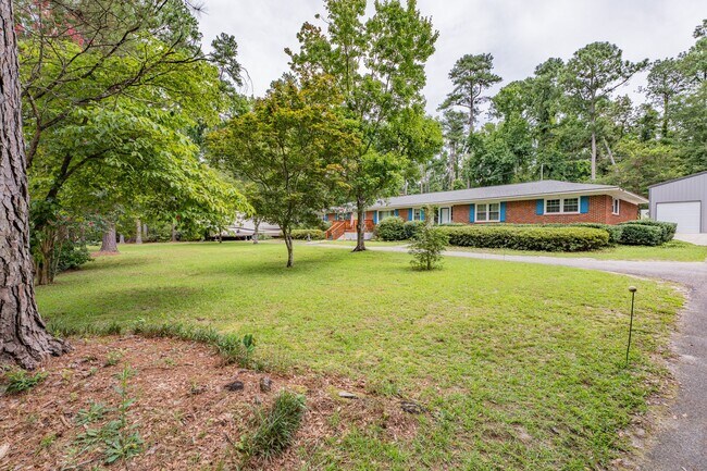 Building Photo - 607 3rd St Ext