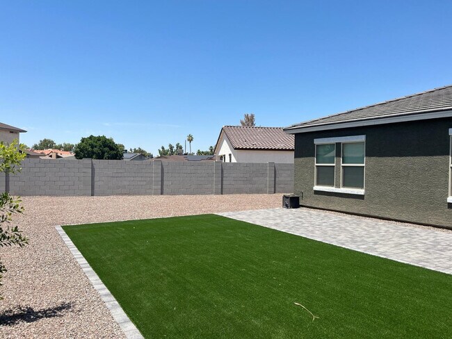 Building Photo - 4466 N 100th Dr