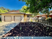 Building Photo - Spacious and Updated 3-Bedroom Duplex in F...