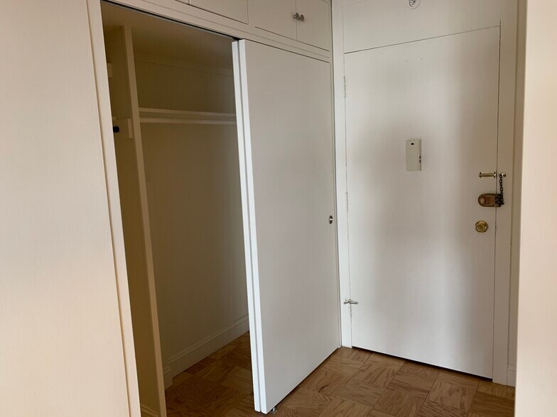 Building Photo - 101 Monmouth St