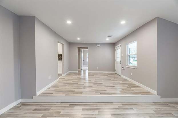 Building Photo - 4909 Higgins St