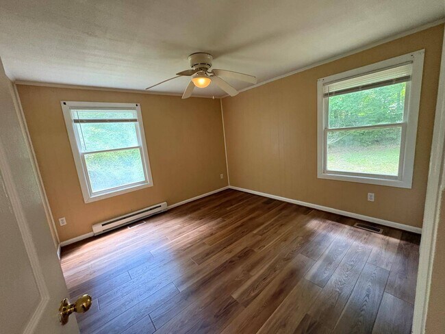 Building Photo - 5323 Eno River Dr