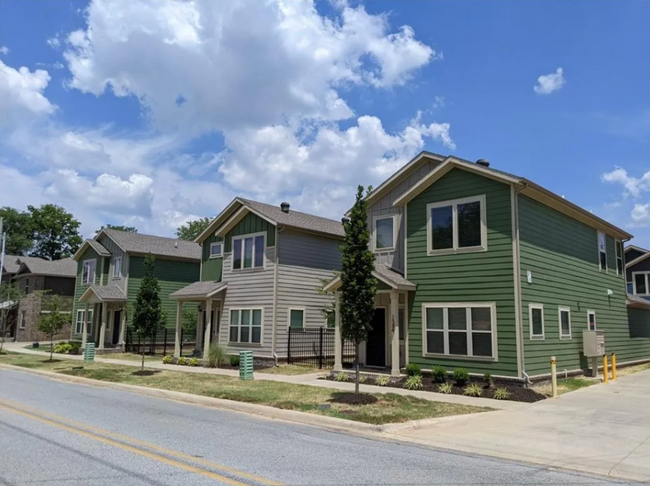 Building Photo - 1584 N Leverett Ave