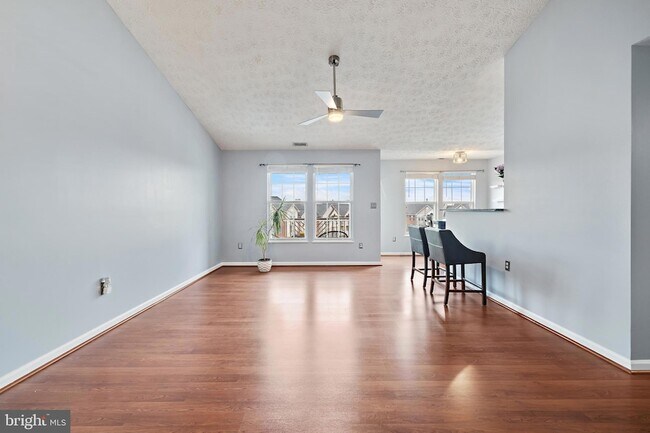 Building Photo - 700 Orchard Overlook Orch