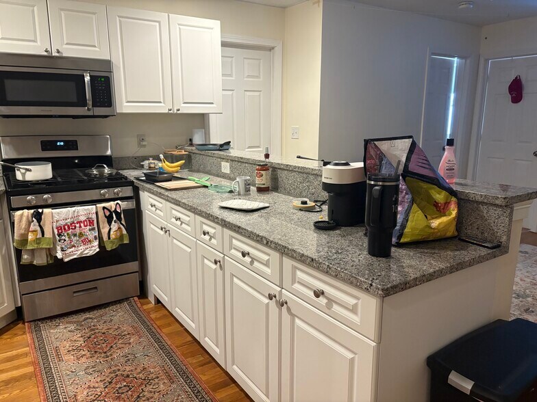 Building Photo - 56 Egmont St