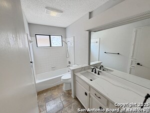 Building Photo - 16918 Summer Creek Dr