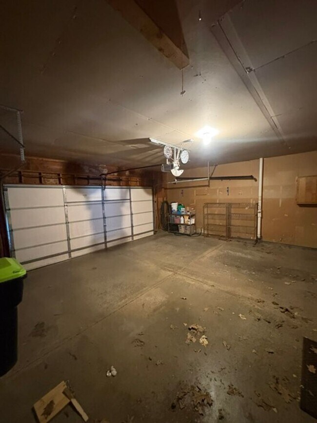 Building Photo - Single Family Home in Germantown Hills with Pool 3 BR / 4BA