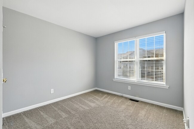 Building Photo - 159 Brightwater Dr