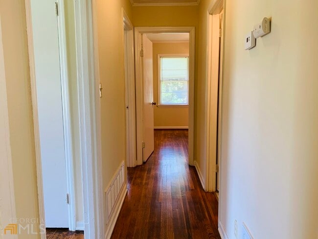 Building Photo - 6 Ozmore St