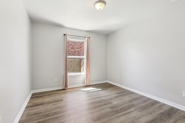 Building Photo - 1218 Rhonda Cove