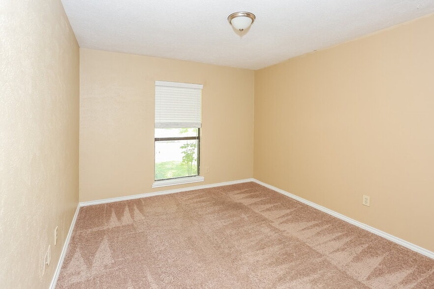 Building Photo - 6317 Sunset Rd