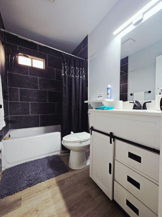 Building Photo - Fully Furnished 2-Bedroom Townhouse Near the Strip, UNLV & Airport