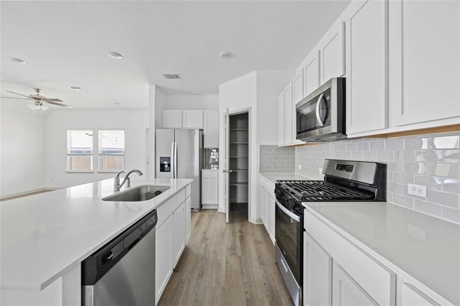 Building Photo - 212 Sweetwater Crk Ln