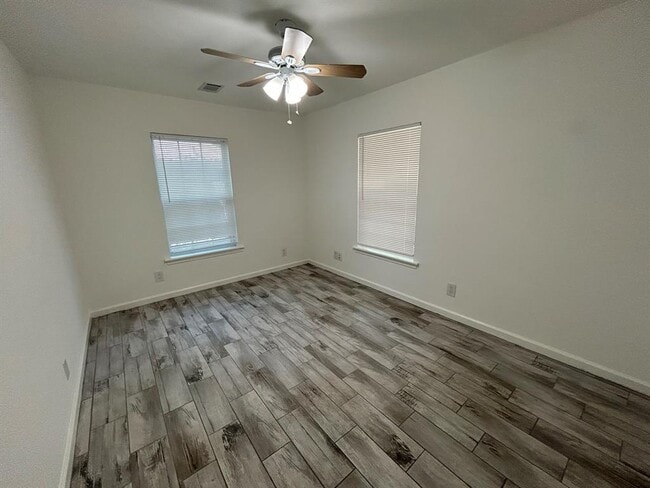 Building Photo - 6512 Linda Ln