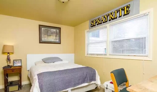 Building Photo - Beautiful Home Near the University!