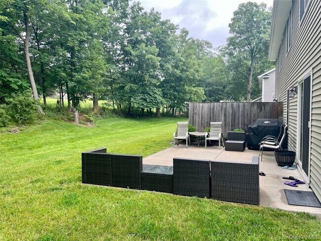 Building Photo - 145 Montgomery St