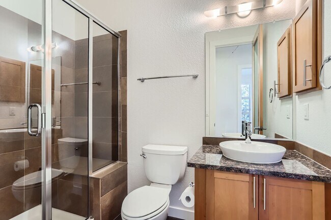 Building Photo - Modern 4-Bedroom Townhouse with Stunning Views in Boulder, CO