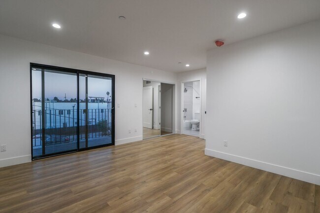 Building Photo - 4647 Pickford St