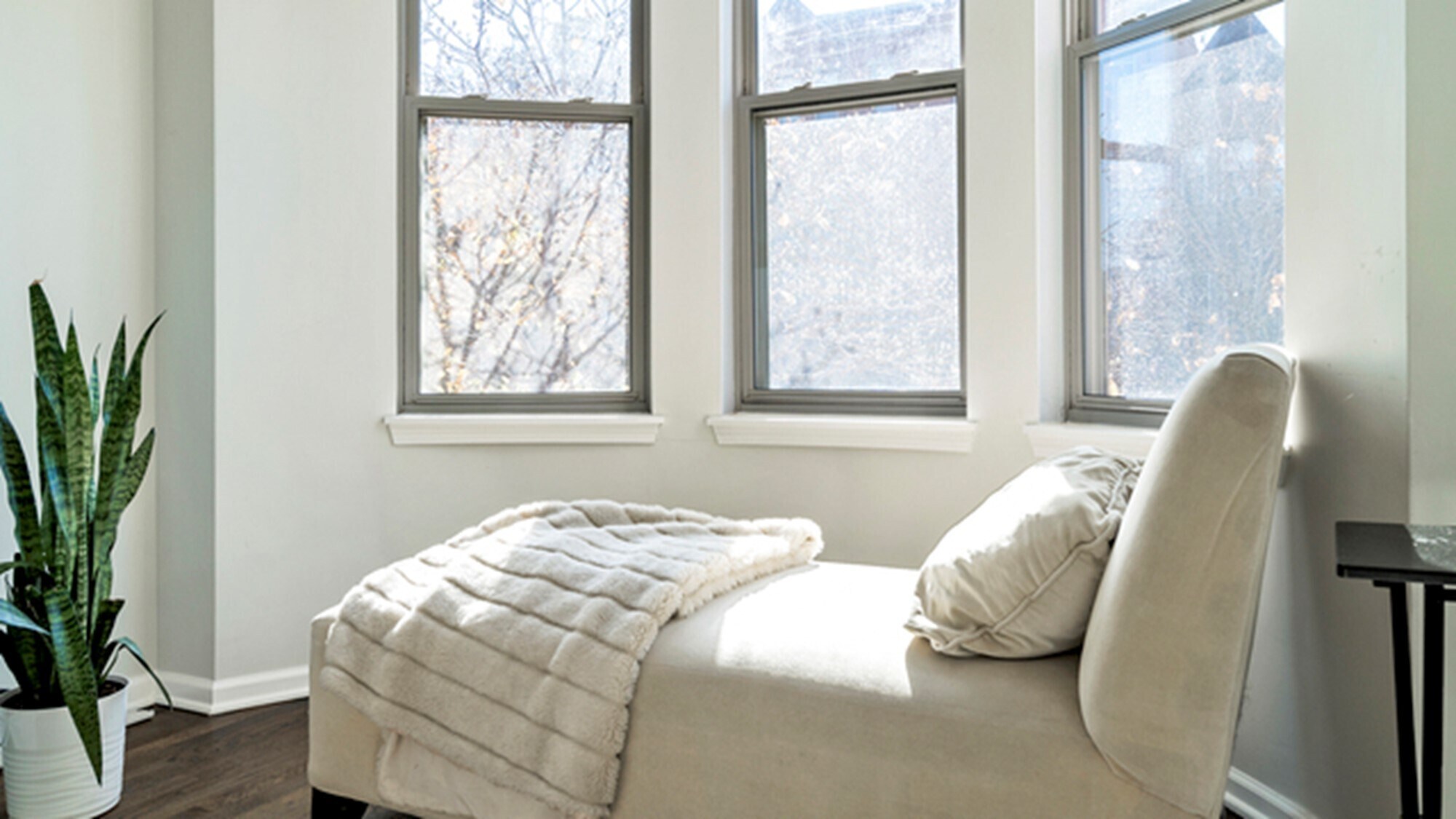 Building Photo - 720 W Evergreen Ave