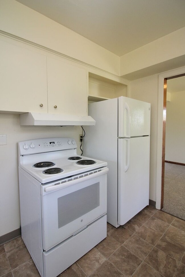 Building Photo - Delightful 3 Bedroom Mid-Century Ranch Hom...