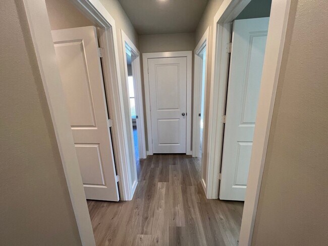 Building Photo - NEW 3 Bedroom In Harvest Development In Wo...