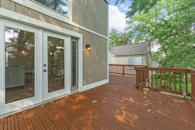 Building Photo - 907 Award Dr