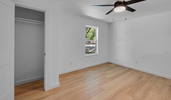 Building Photo - 3904 Speight Ave