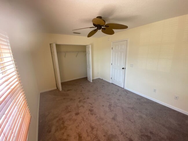Building Photo - Beautiful, Family & Pet Friendly, 2 Story,...