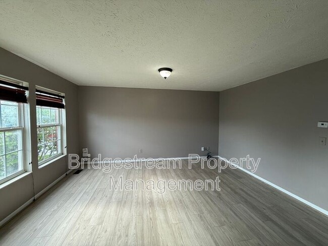 Building Photo - 381 Sherman Dr