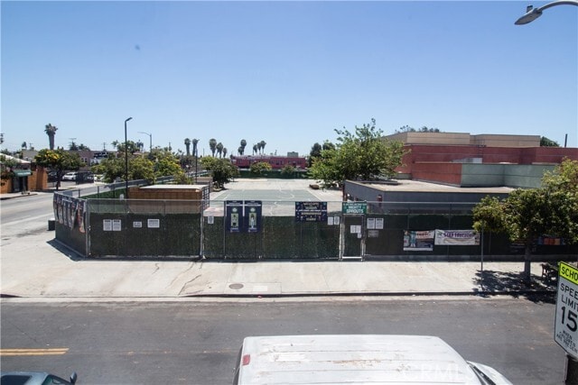 Building Photo - 4529 S Vermont Ave