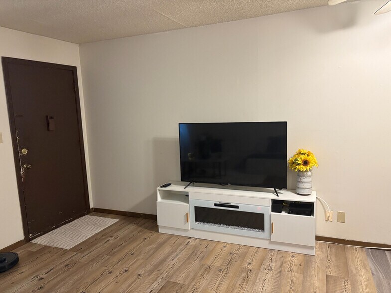 Building Photo - 2500 E Tennessee St