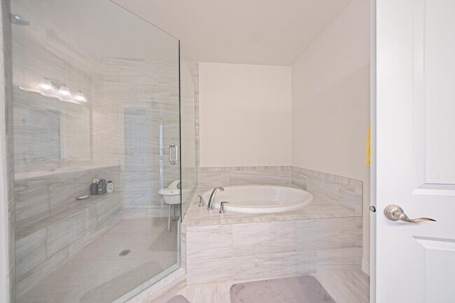 Building Photo - 3081 N Spurway Dr