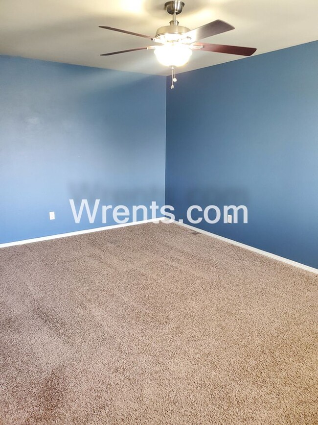 Building Photo - Beautiful 2 Story Home!
