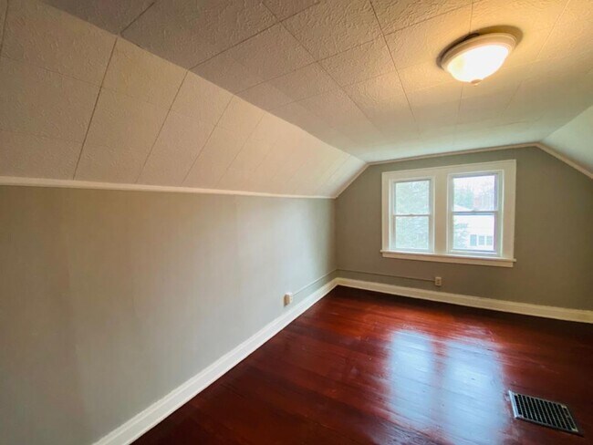 Building Photo - 6388 Seminole Trl