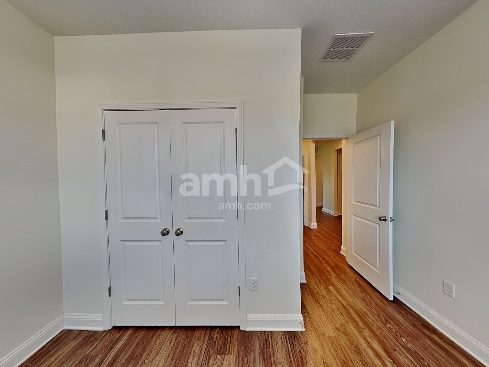 Building Photo - 151 Banyan Frst Dr