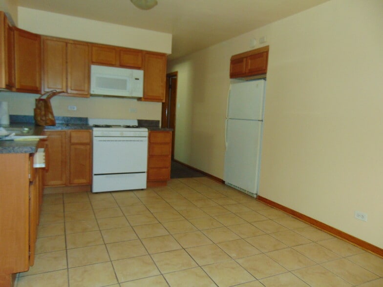 Building Photo - 2521 W 69th St