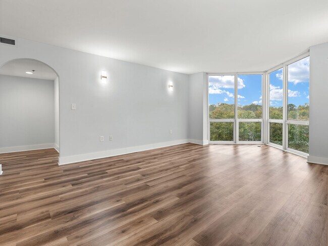 Building Photo - 2870 Pharr Ct S Northwest