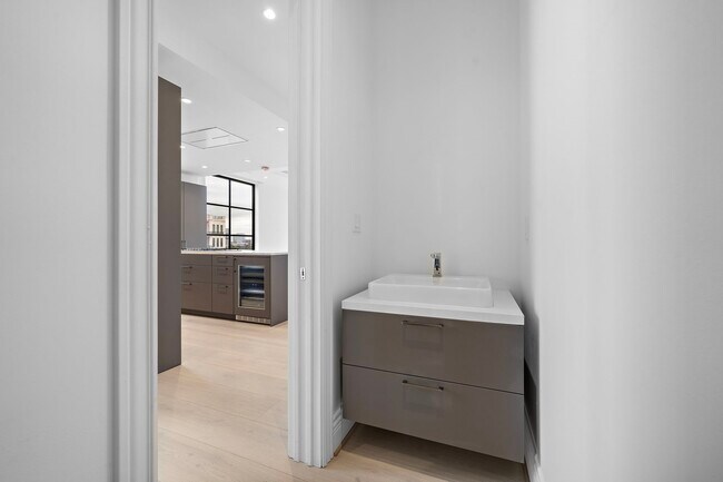 Building Photo - 2323 San Felipe St
